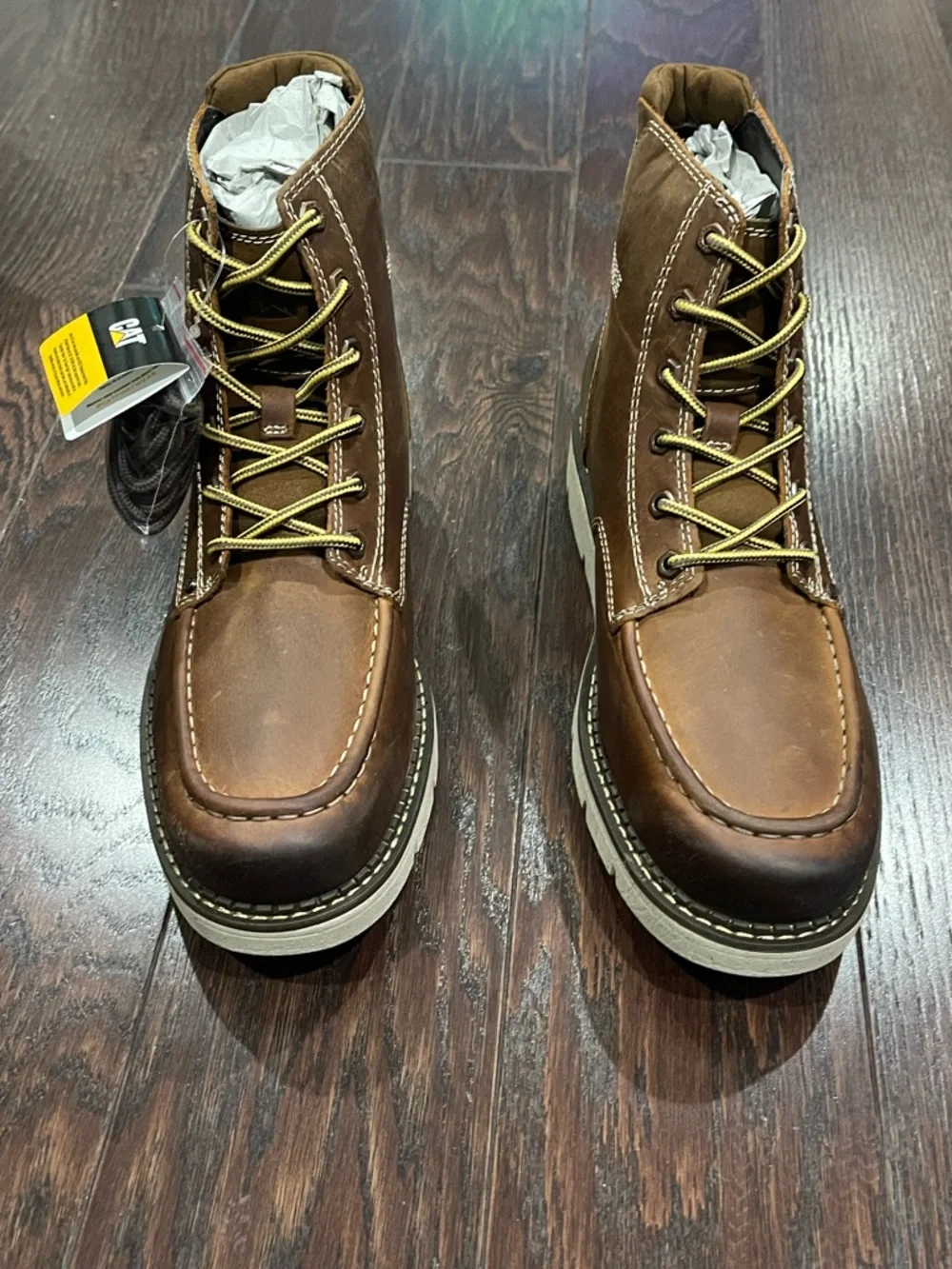 CAT Men Covert Boots Leather Brown Size 10.5  NEW $140